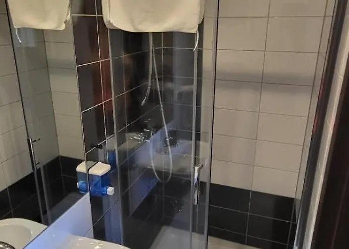 300 Mil Aparthotel 4*